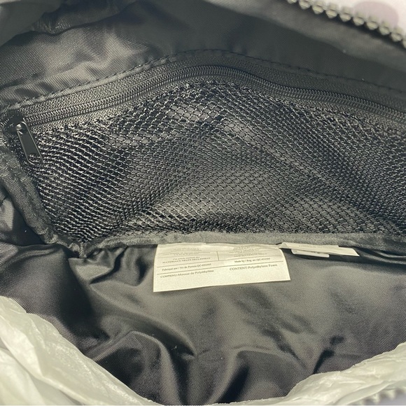 Reebok Noble Dopp Kit in Light Grey Camouflage for toiletries travel size 6L NEW - Picture 4 of 8